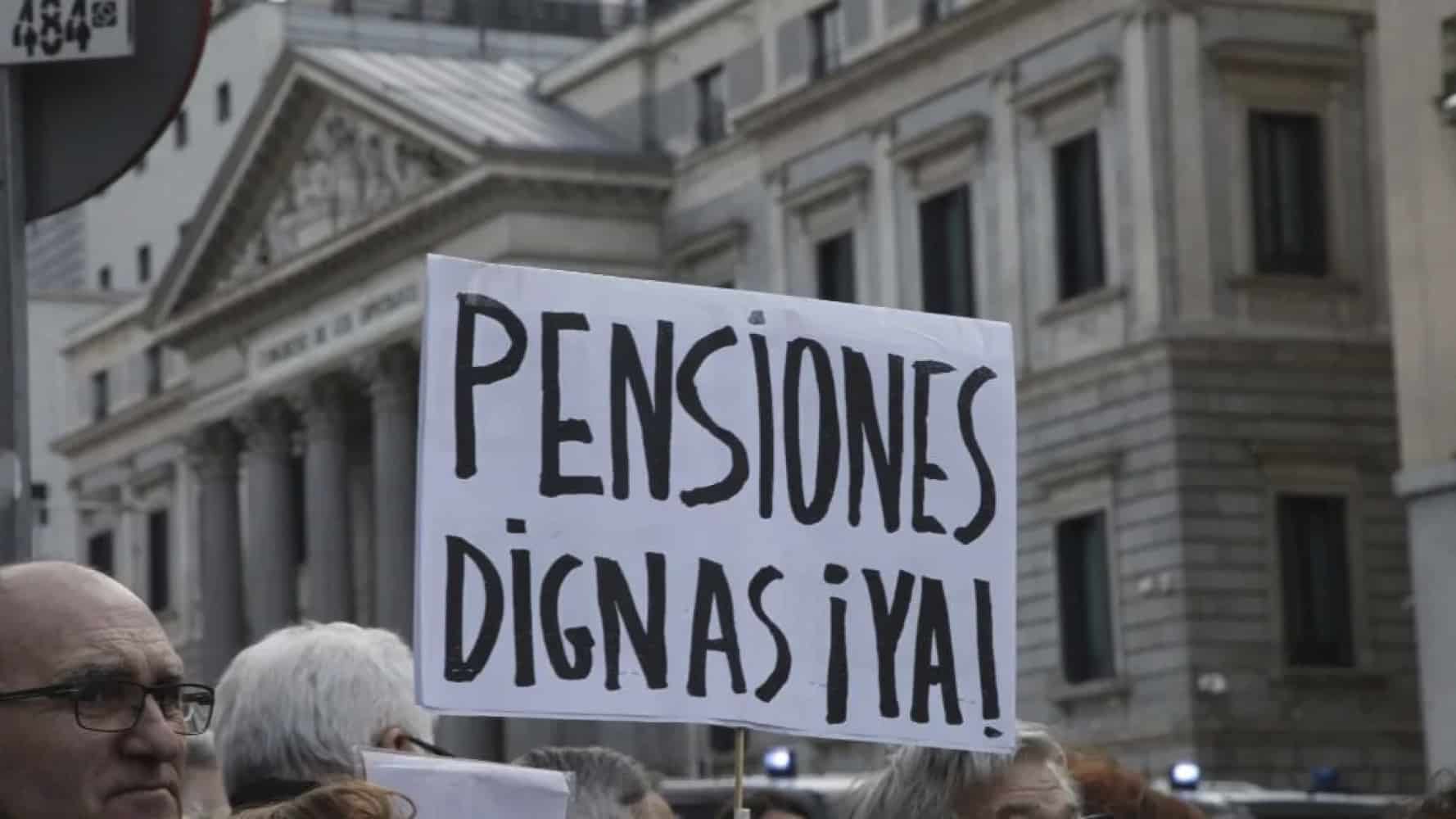 Pensiones dignas.  Vida digna